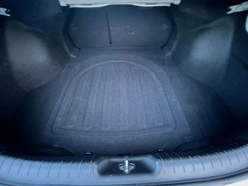 Used 2025 Hyundai Elantra SEL image 32