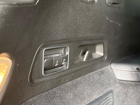 Used 2022 Mercedes-Benz GLS 450 4MATIC image 12