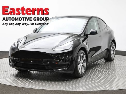 Used 2021 Tesla Model Y Long Range image 1