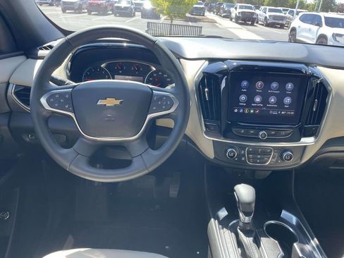 Used 2023 Chevrolet Traverse LT FWD image 13