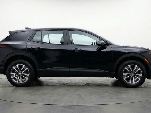 Used 2025 Chevrolet Equinox LT FWD image 11