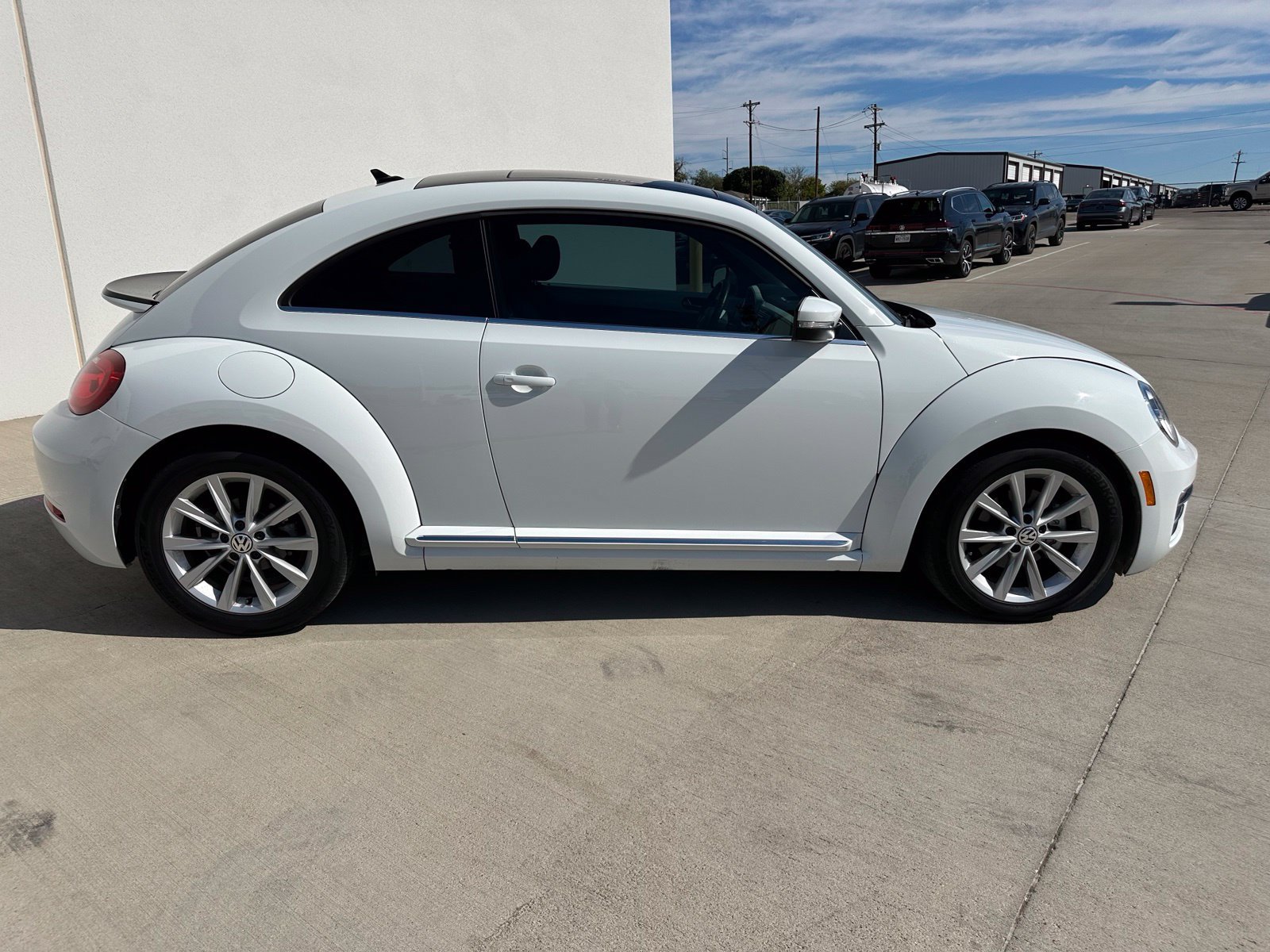 Used 2018 Volkswagen Beetle 2.0T SE FWD image 8
