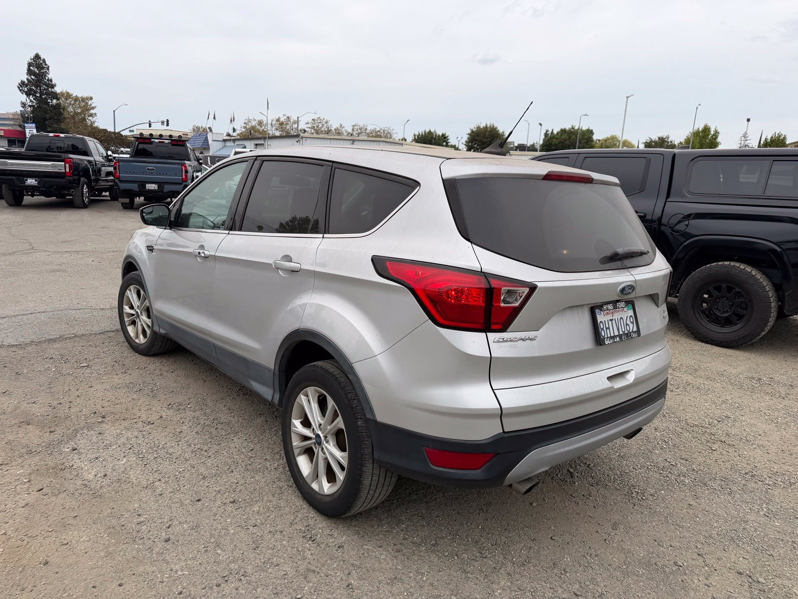 Used 2019 Ford Escape SE FWD image 3