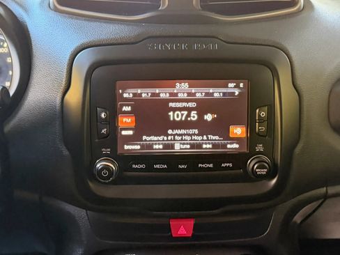 Used 2016 Jeep Renegade Trailhawk AWD/4WD image 30