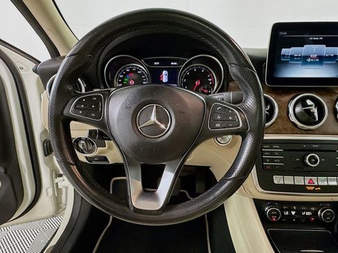 Used 2018 Mercedes-Benz GLA 250 image 18