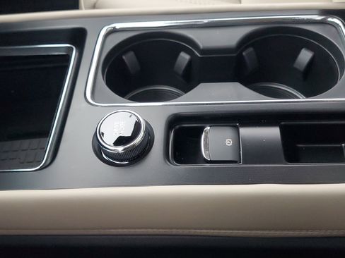 New 2026 Lincoln Corsair Premiere image 24