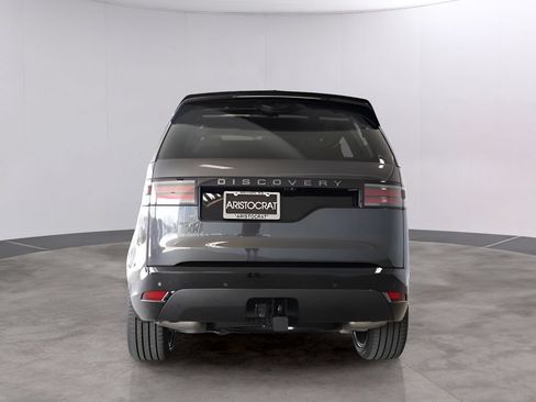 Used 2025 Land Rover Discovery Dynamic SE AWD/4WD image 6
