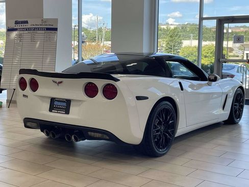 Used 2009 Chevrolet Corvette Coupe w/ Preferred Equipment Group RWD image 3