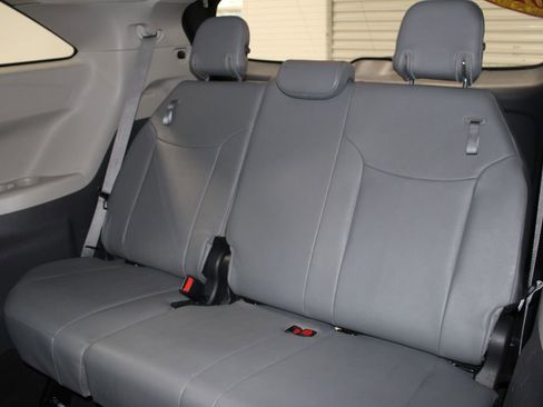 Used 2024 Toyota Sienna XLE image 24