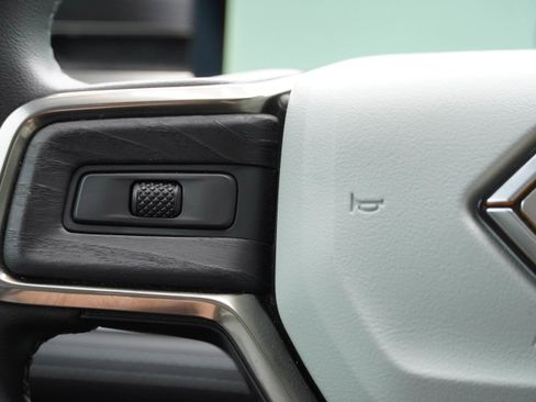 Used 2025 Rivian R1S Adventure AWD/4WD image 19