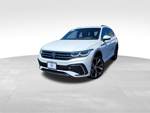 Certified 2024 Volkswagen Tiguan SEL R-Line AWD/4WD image 3