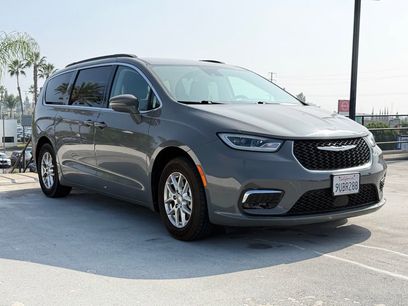 Used 2022 Chrysler Pacifica Touring-L