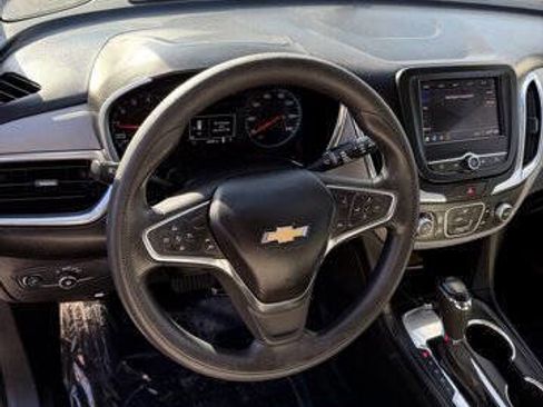 Used 2020 Chevrolet Equinox LS w/ LS Convenience Package image 12