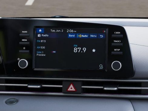 Used 2025 Hyundai Elantra Hybrid FWD image 13