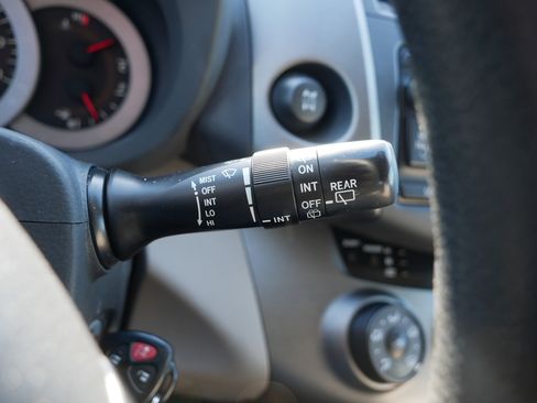 Used 2012 Toyota RAV4 4WD w/ Value Pkg image 31