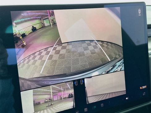 Used 2021 Tesla Model S Plaid image 12