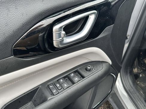 Used 2022 Jeep Compass Limited image 17