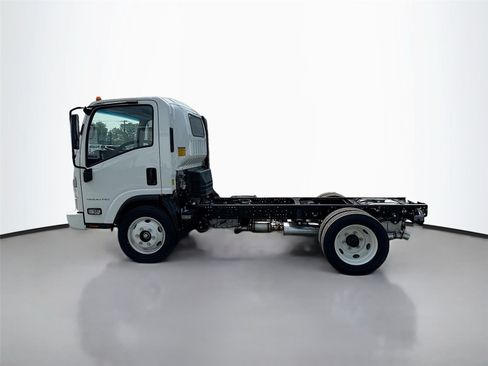New 2025 Chevrolet Low Cab Forward RWD image 4