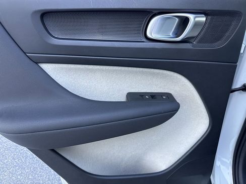 Used 2024 Volvo XC40 B5 Plus w/ Protection Package Premier image 13