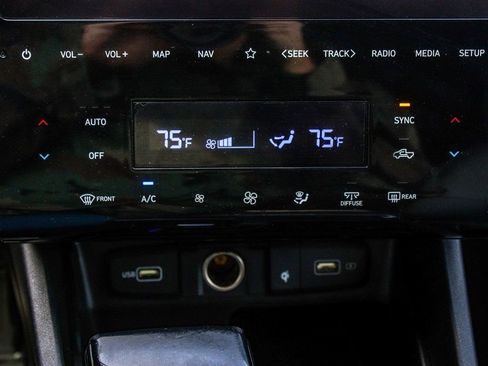 Used 2023 Hyundai Santa Cruz SEL Premium image 23