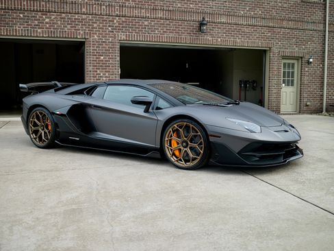 Used 2021 Lamborghini Aventador SVJ AWD/4WD image 15