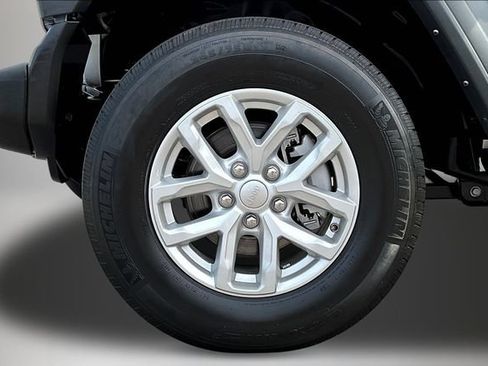 Used 2023 Jeep Wrangler Unlimited Sport AWD/4WD image 35