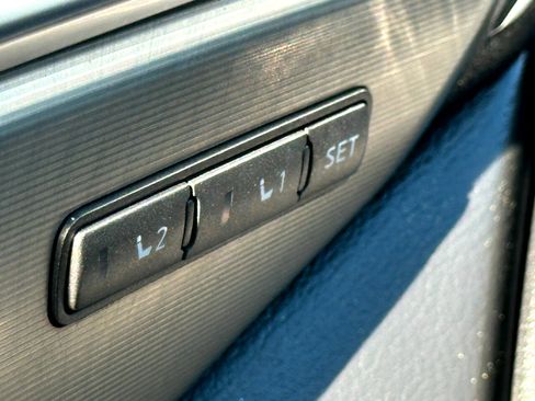 Used 2017 INFINITI Q60 2.0t w/ Premium Plus Package 2.0T image 35