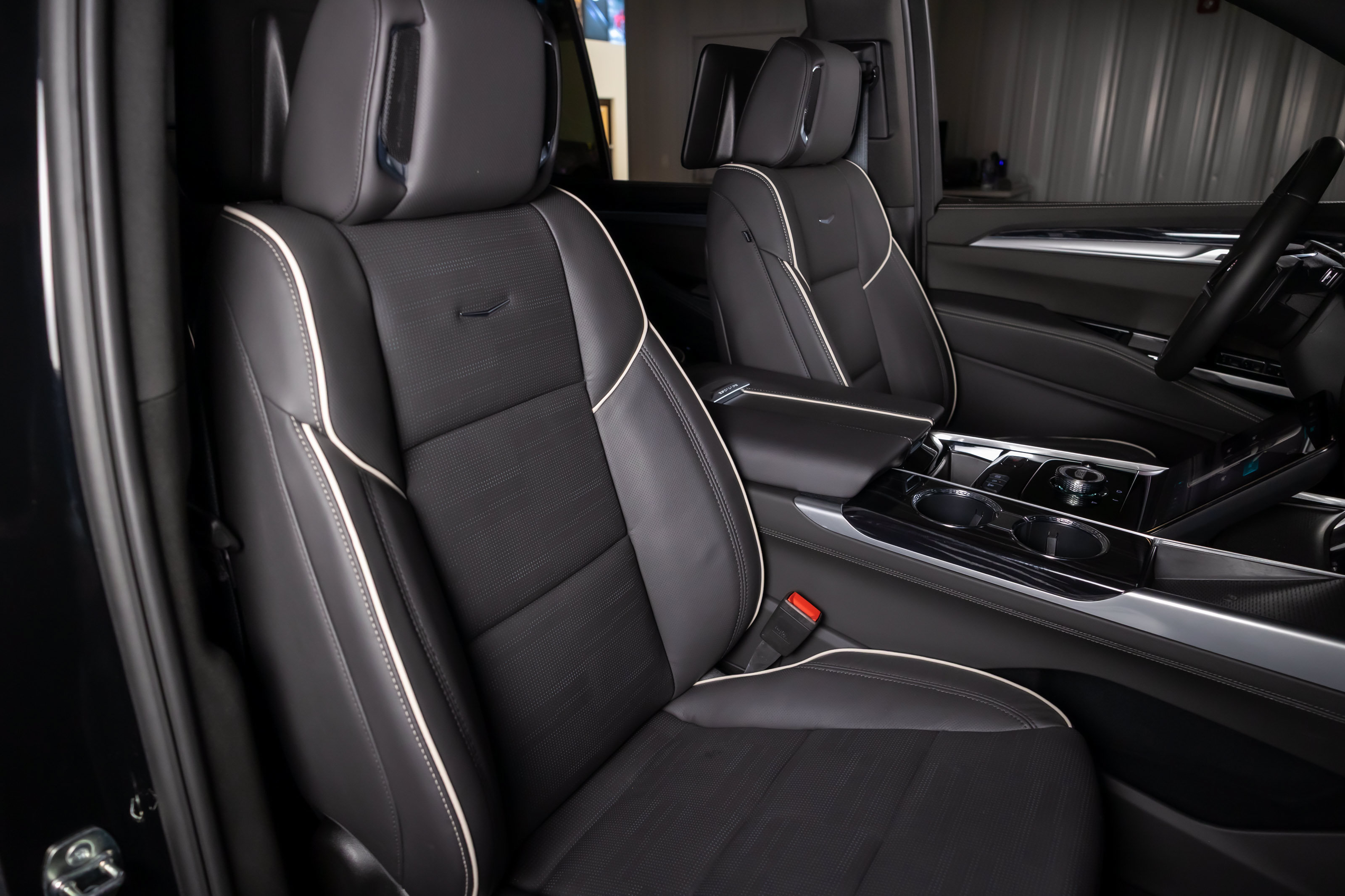 Used 2025 Cadillac Escalade Sport w/ Touring Package AWD/4WD image 22