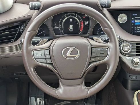 Used 2018 Lexus LS 500 w/ Accessory Package (Z2) RWD image 20