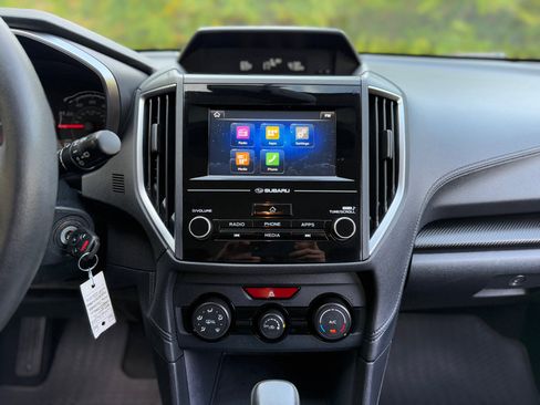 Used 2018 Subaru Impreza 2.0i Premium image 16