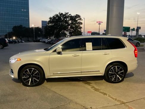 Certified 2023 Volvo XC90 B6 Plus AWD/4WD image 4