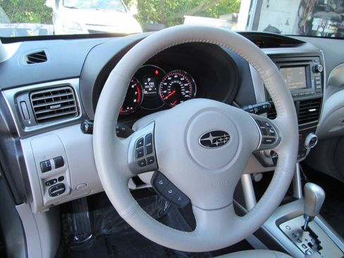 Used 2012 Subaru Forester 2.5X Touring AWD/4WD image 17