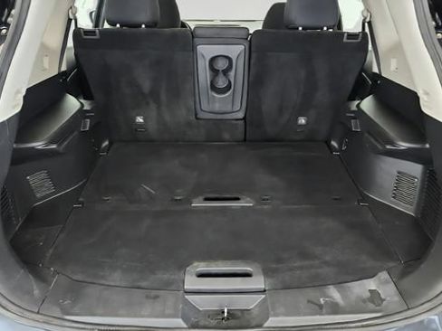 Used 2018 Nissan Rogue S AWD/4WD image 19