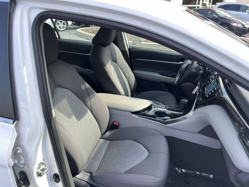 Used 2020 Toyota Camry LE FWD image 25
