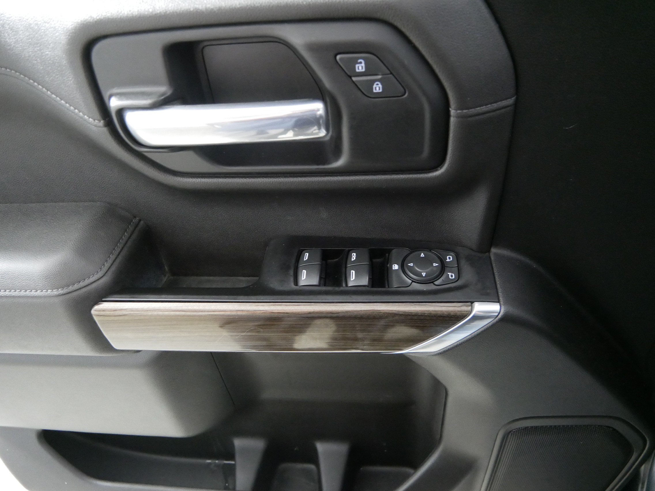 Used 2019 Chevrolet Silverado 1500 LT w/ All-Star Edition AWD/4WD image 19