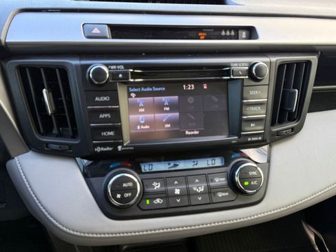 Used 2017 Toyota RAV4 XLE image 24