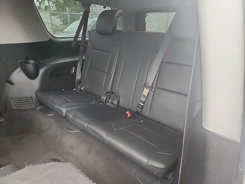 Used 2018 Chevrolet Suburban Premier AWD/4WD image 24