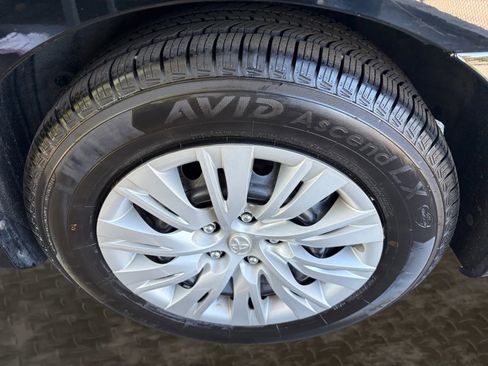 Used 2014 Toyota Camry LE FWD image 33