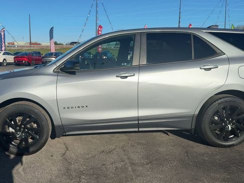 Used 2024 Chevrolet Equinox LS w/ LS Convenience Package image 4