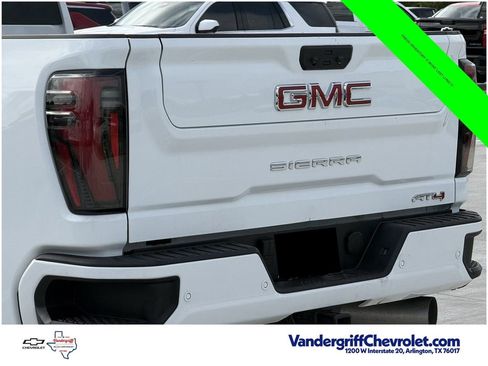 Used 2025 GMC Sierra 2500 AT4 AWD/4WD image 6