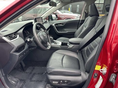 Used 2023 Toyota RAV4 XLE Premium AWD/4WD image 27