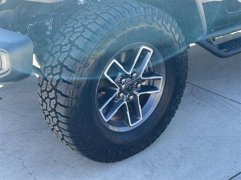 Used 2025 Jeep Gladiator Mojave w/ Safety Group image 9