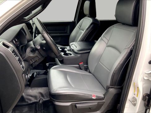 Used 2023 RAM 2500 Tradesman w/ Chrome Appearance Group AWD/4WD image 4