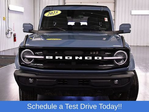 Used 2025 Ford Bronco Outer Banks AWD/4WD image 2