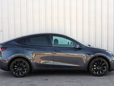 Used 2021 Tesla Model Y Long Range image 50