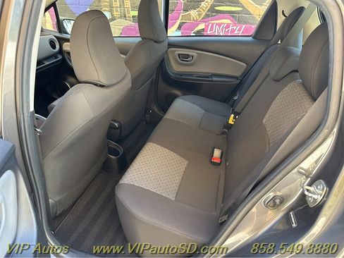 Used 2017 Toyota Yaris LE image 10