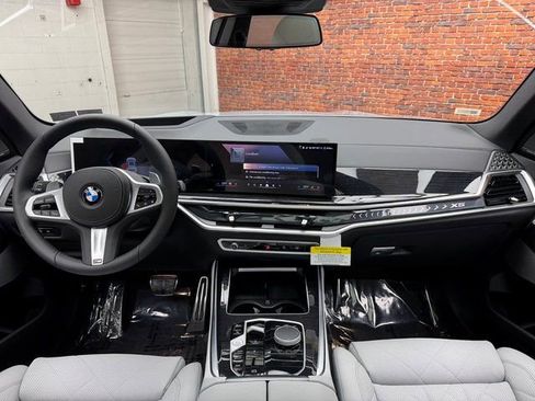 Used 2026 BMW X5 xDrive40i w/ M Sport Package AWD/4WD image 11