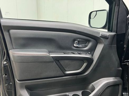 Used 2021 Nissan Titan PRO-4X w/ Pro-4x Convenience Package image 18