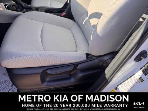 Used 2022 Toyota Corolla Cross LE image 12