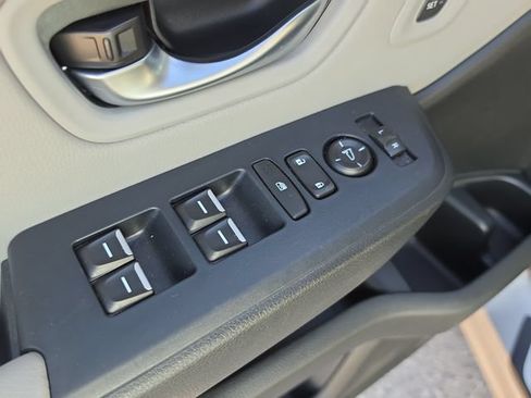 Used 2025 Honda Pilot Touring image 21